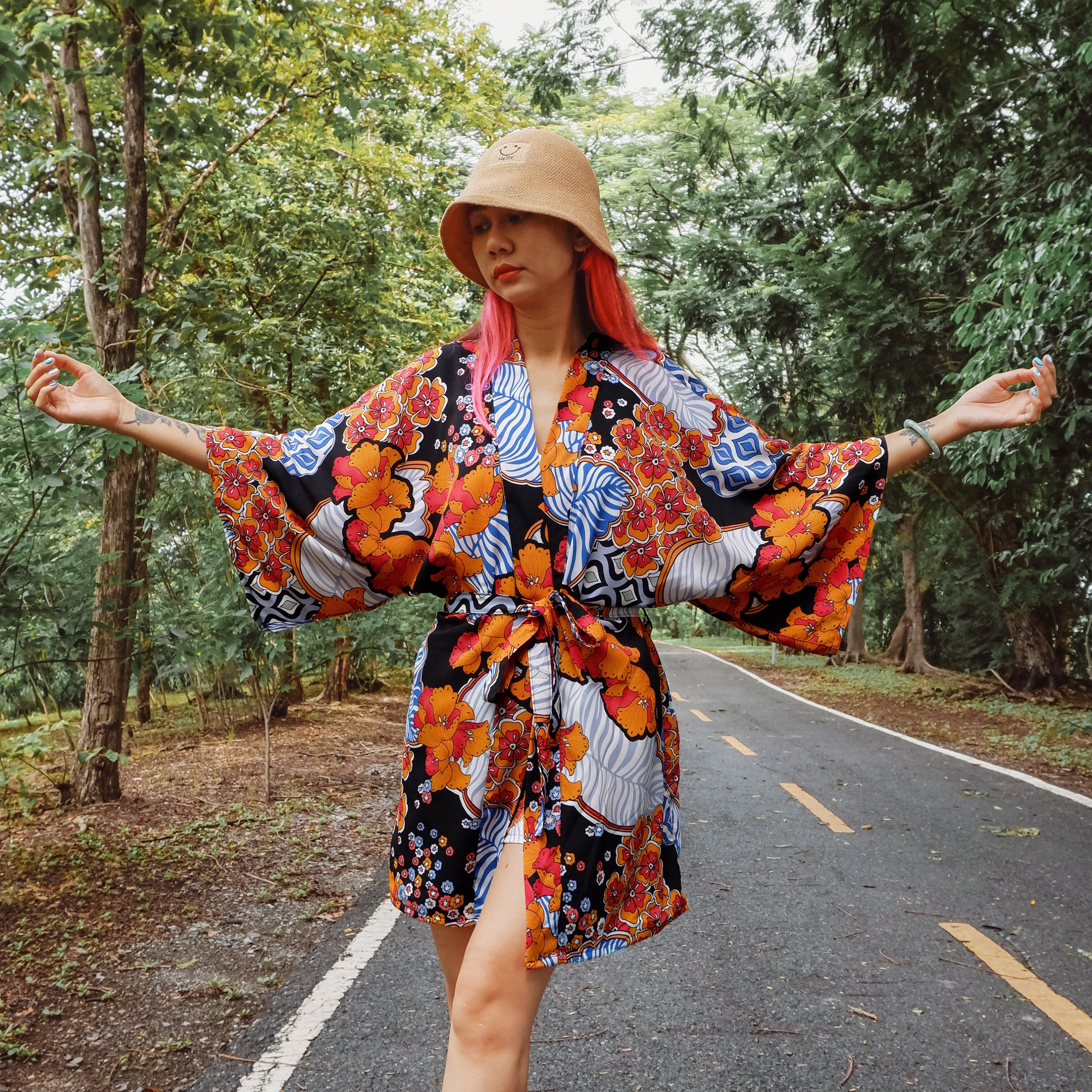 Haori Kimono blu con elegante motivo floreale - Kimono Flaminia