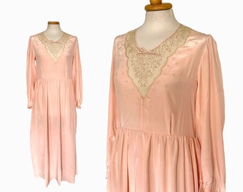 M | 40/50s Pink Silk and Lace Long Nightgown