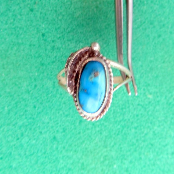 Vintage Turquoise Sterling Silver Native American Navaho Ring  Unbranded View 3