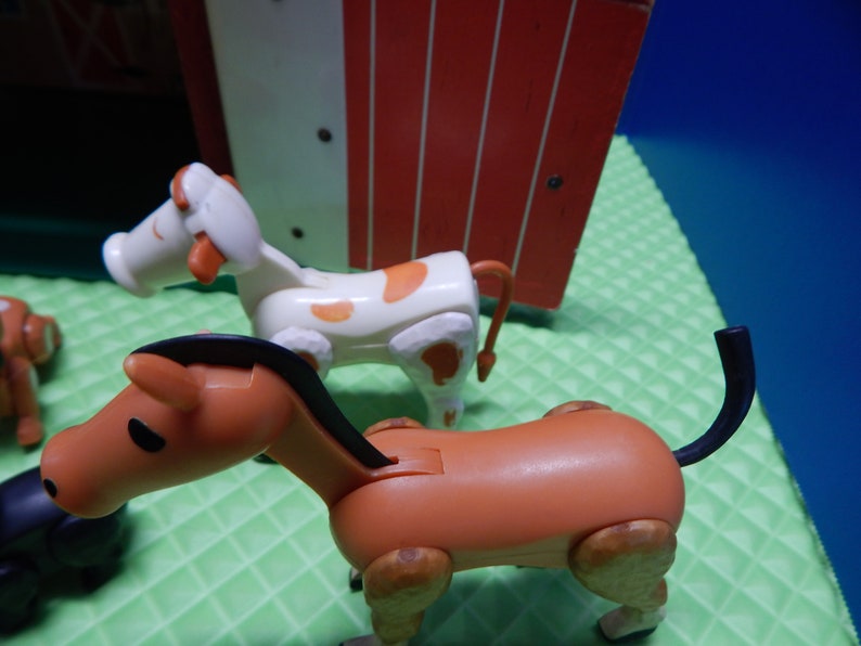 Fisher Price Working MOO Barn 1967 NO Silo 1968 Tractor Trailer Pig Cow Horse Dog Sheep Farmer Wife Child