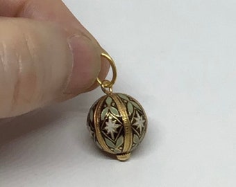 Antique damascene pendant. Year 1954/Antique damascene pendant .1954