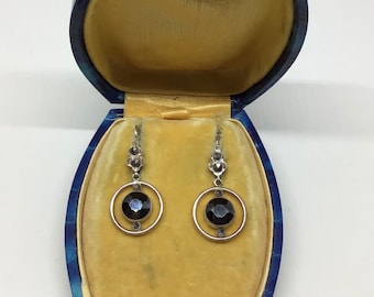 Vintage-Ohrringe im Art-déco-Stil. Silber und Hämatit. 1920er Jahre.
