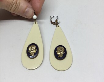 Art Deco Galalith earrings with cameo 1930/Art Deco cameo Galalith earrings 1930s
