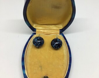 Dormeuse/sleeper earrings. Art Deco. Glass and silver vermeil 1930./ Art Deco “dormeuse style”, glass and silver vermeil. 1930s.