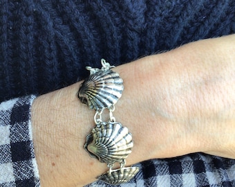 Silver plated brass bracelet, shell shape, 1940/Beautiful brass bracelet, shell shape, 1940s