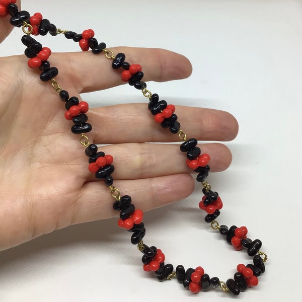 Collar vintage cristal negro y rojo.1935/Vintage black and red glass necklace.1935.