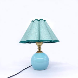 Lampe de table en céramique bleue faite main | Abat-jour en lin bleu sarcelle, style vintage