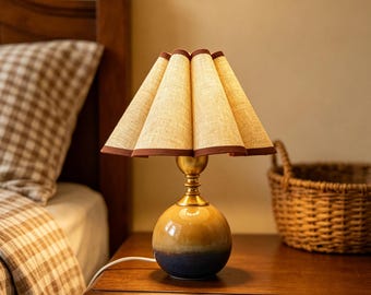 Lámpara de mesa de cerámica, pantalla de tela plisada, lámpara de mesita de noche hecha a mano, decoración vintage en azul ámbar.