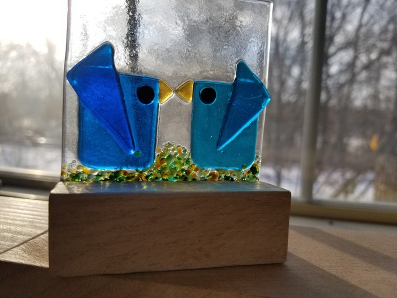 Bright Blue /& Aqua Fused Glass Kissing Birds in the Perfect Wooden Stand