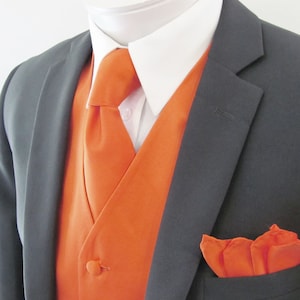 Chaleco para hombre naranja con botones cubiertos Chaleco viene con corbata a juego y bolsillo cuadrado negro ajustable