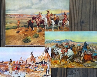 Könnte beinhalten: Eine Sammlung von Vintage-Kunstdrucken der amerikanischen Ureinwohner. Die Drucke zeigen Szenen von Indianern zu Pferd, in einem Lager mit Tipis und eine einzelne Figur, die in einer Wüstenlandschaft signalisiert. Die Farbpalette umfasst Erdtöne und gedämpfte Blautöne.