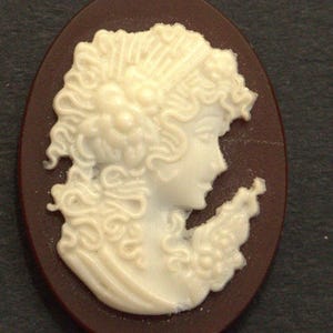 Vintage Cameo