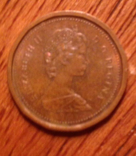 1984 Queen Elizabeth Ii Canadian Maple Leaf Penny Etsy