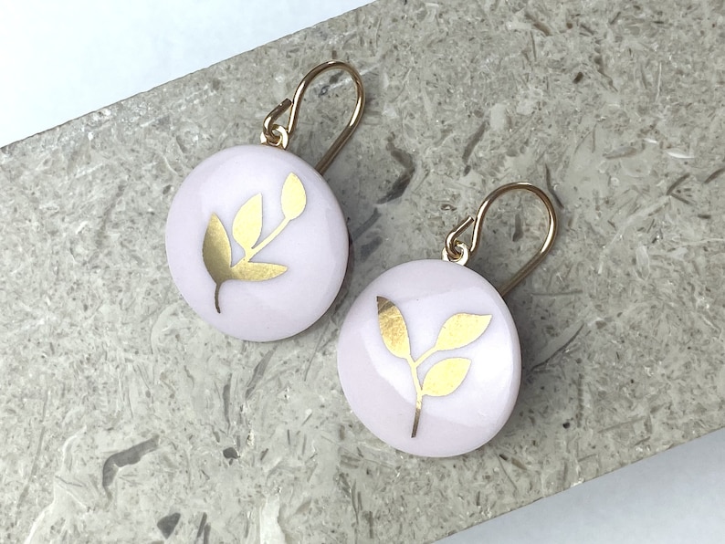 Green Porcelain pendent earrings, gold leaf 画像 1