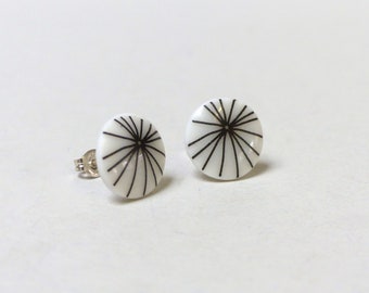 Stud earrings / Porcelaine earrings / Handmade / Black decor