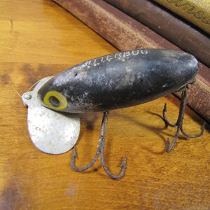 Black Body Jitterbug Lure - Plastic Body