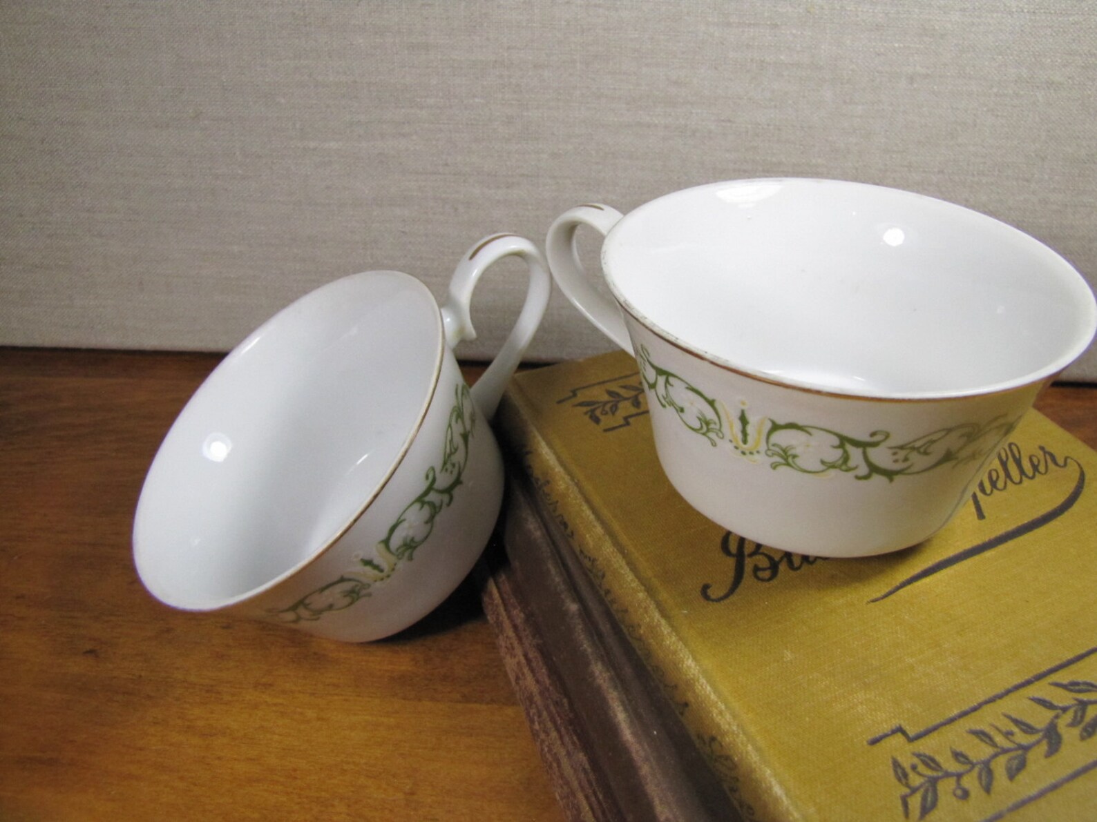 Two 2 Bell Flower Fine China Teacups Pattern 2999 Gold Etsy