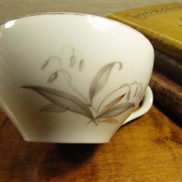 Kaysons Fine China Teacup - Golden Rhapsody - Gray Flowers and Gray and Gold Leaves