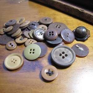 Small Bag of Vintage Buttons (39) - Browns and Tans - Various Sizes and Textures