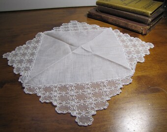 Vintage Ladies Handkerchief - Sheer Cotton - Lace Corners