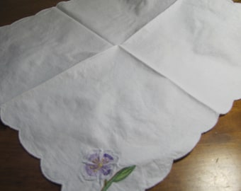Vintage Cotton Cloth Napkin - Embroidered Purple Flower - Scalloped Edge