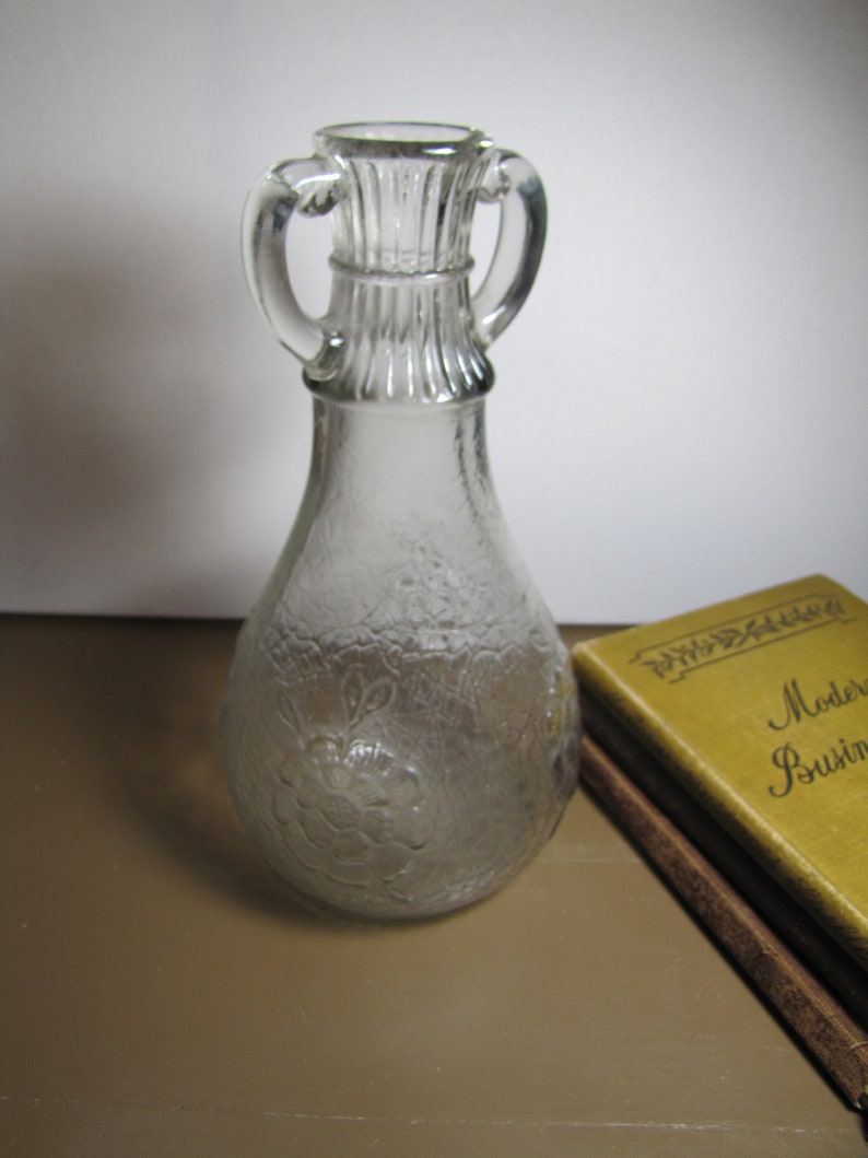 Vintage Glass White House Vinegar Jug - Crackle Look Finish - Embossed Flowers - Ribbed Neck - Double Handle afbeelding 5