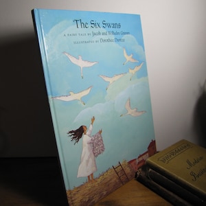Vintage Children&#39;s Book - The Six Swans by Jacob and Wilhelm Grimm - Illustrated by Dorothee Duntze