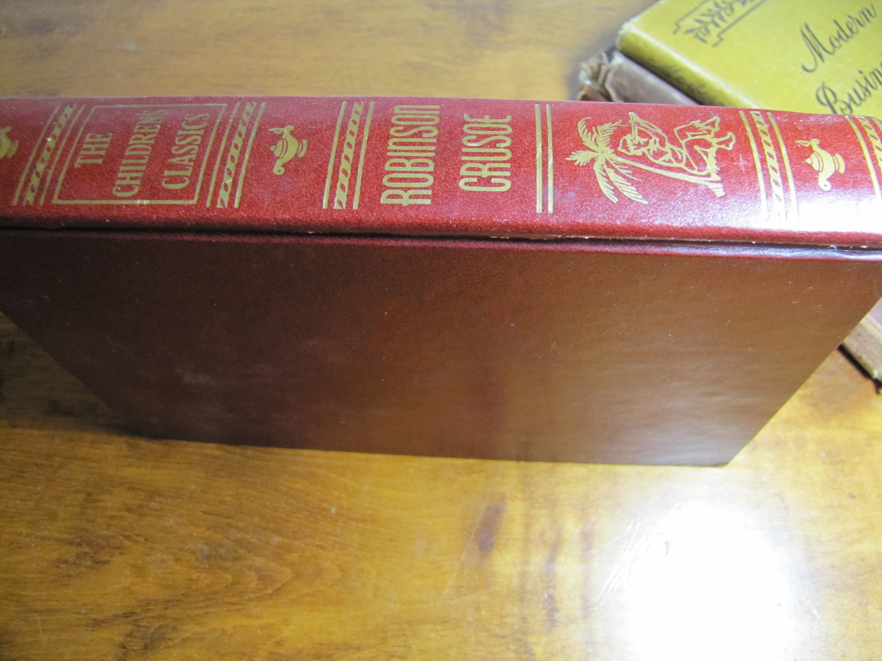 Vintage Book - the Children's Classics - Robinson Crusoe - Daniel
