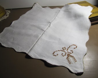 Set of Five (5) Vintage Linen Napkins - Embroidered - Cross Stitched Design