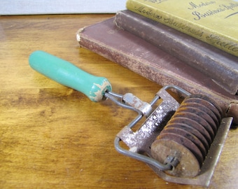 Vintage Green Wooden Handle Pastry Cutter