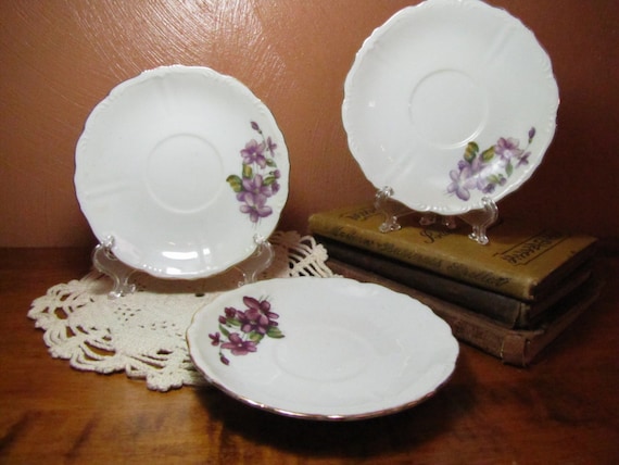 #1【lilas.junko】しめ飾り3つ Three (3), Small Vintage Saucers - Purple Flowers - Made in