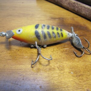 antique fishing lure skipjack Vintage Skip Jack Plastic Body Fishing Lure - Two Triple Hooks