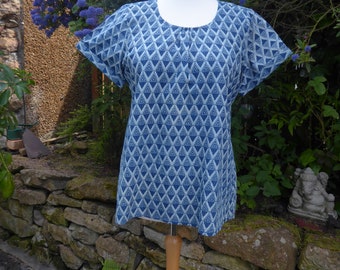 Hand blockprint Indigo short sleeved top with split at the back