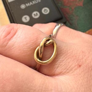 Vintage 14k Yellow Gold Ladies Italian Love Knot Ring - Size 6