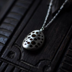 Sterlingzilveren emaille ketting: Japanse sneeuwkristalhanger