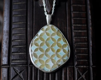 Cloisonne Enamel Pendant Necklace: Japanese Shippo-Tsunagi Design