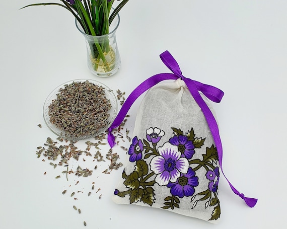 Pretty Crochet Circular Hanging Lavender Sachet In Sparkly Pink with a Sparkly Magenta Flower