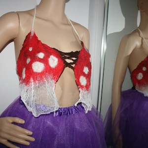 Hermoso Nuno fieltro Toadstool Fairy Top. Parte superior de fieltro Woodland. Muy suave contra la piel. OOAK Arte usable. Tapa única.