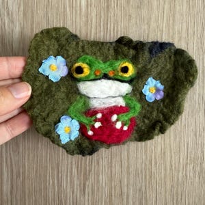Original felted Frog art work. Textile art for wall. Frog art tapestry. OOAK unique piece. Measures approximately 14cm x 9cm.