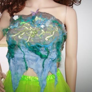 Top de cuento de hadas de sirena de fieltro Nuno. Precioso top con lazos etéreos de algas, espirales y hiedra. Arte original para llevar. Suave lana merino.