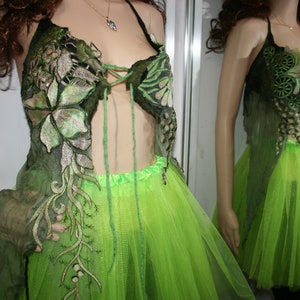 Top de Nuno de Fieltro con la Sirena, Diosa Elfa. Precioso top con lazos etéreos de algas, espirales y hiedra. Arte original para vestir. Suave lana merino.