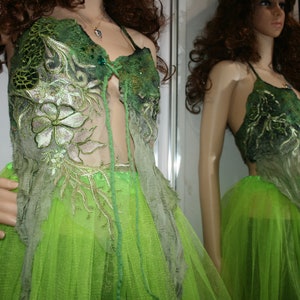 Blusa de diosa elfa sirena de fieltro Nuno hecha a medida. Preciosa blusa con lazos etéreos de algas marinas, espirales y hiedra. Arte ponible original.