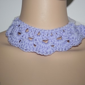 Mooie romantische verfraaide boho sjaal wrap. Upcycled Freeform gehaakte nekwarmer met picotrand. Met de hand gemaakt in Australië.