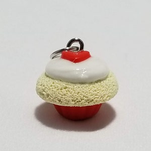 Candy Heart Cupcake Charm, Polymer Clay Food Charm, Polymer Clay Jewelry, Miniature Food Jewelry, Stitch Marker, Progress Keeper
