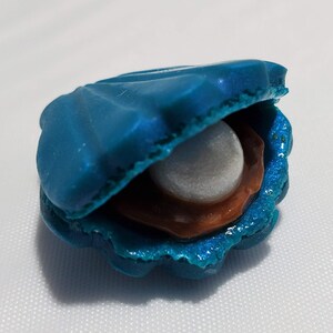 Shell and Pearl Macaron Magnet, Miniature Polymer Clay Food, Polymer Clay Magnet, Polymer Clay Fridge Magnet, Polymer Clay Locker Magnet