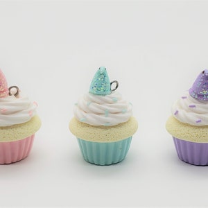 Marshmallow Chick Cupcake Pendant, Polymer Clay Food, Polymer Clay Jewelry, Miniature Food Jewelry, Stitch Marker, Progress Keeper