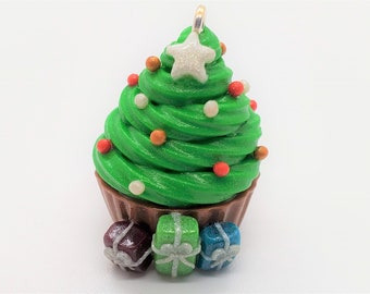 Christmas Tree Cupcake Pendant, Polymer Clay Food, Polymer Clay Charm, Polymer Clay Jewelry, Miniature Food Jewelry, Stitch Marker