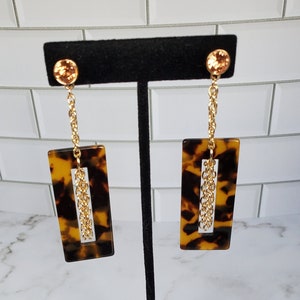Tortoise & Chain Tassel Earrings, Women&#39;s Earrings, Gold Tassels, Drop Earrings, Handmade Jewelry, Gold Jewelry