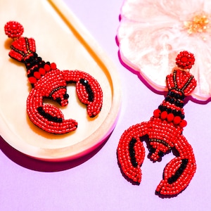 BOUCLES D’OREILLES BRIGHT LOBSTER, boucles d’oreilles originales inspirées des fruits de mer pour tous les jours, boucles d’oreilles Big Red Statement