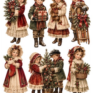 Könnte beinhalten: Eine Sammlung von sieben Kindern in Winterkleidung, darunter Samtmäntel, Hauben und Mützen. Sie sind mit weihnachtlichen Gegenständen wie einem geschmückten Baum, einem Teddybären, einem Holzschlitten, einem Geschenk, einem Strumpf und einem Korb dargestellt.